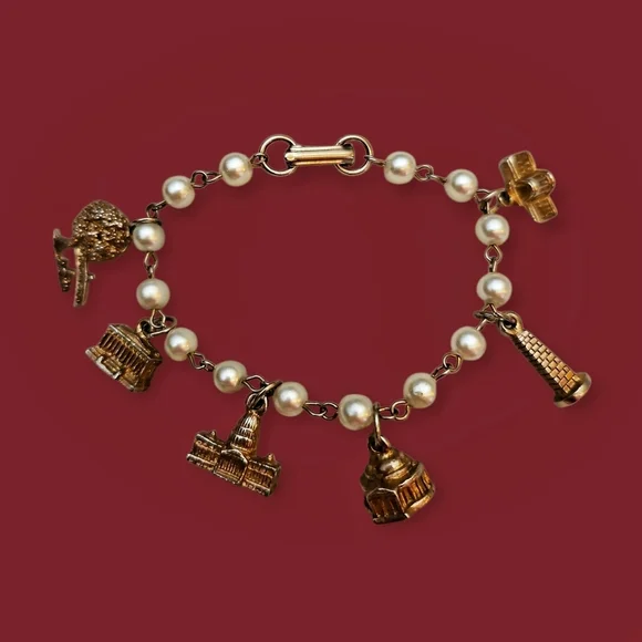 Vintage Faux Pearl Washington DC Buildings Souvenir Travel Charm Bracelet - Picture 1 of 7